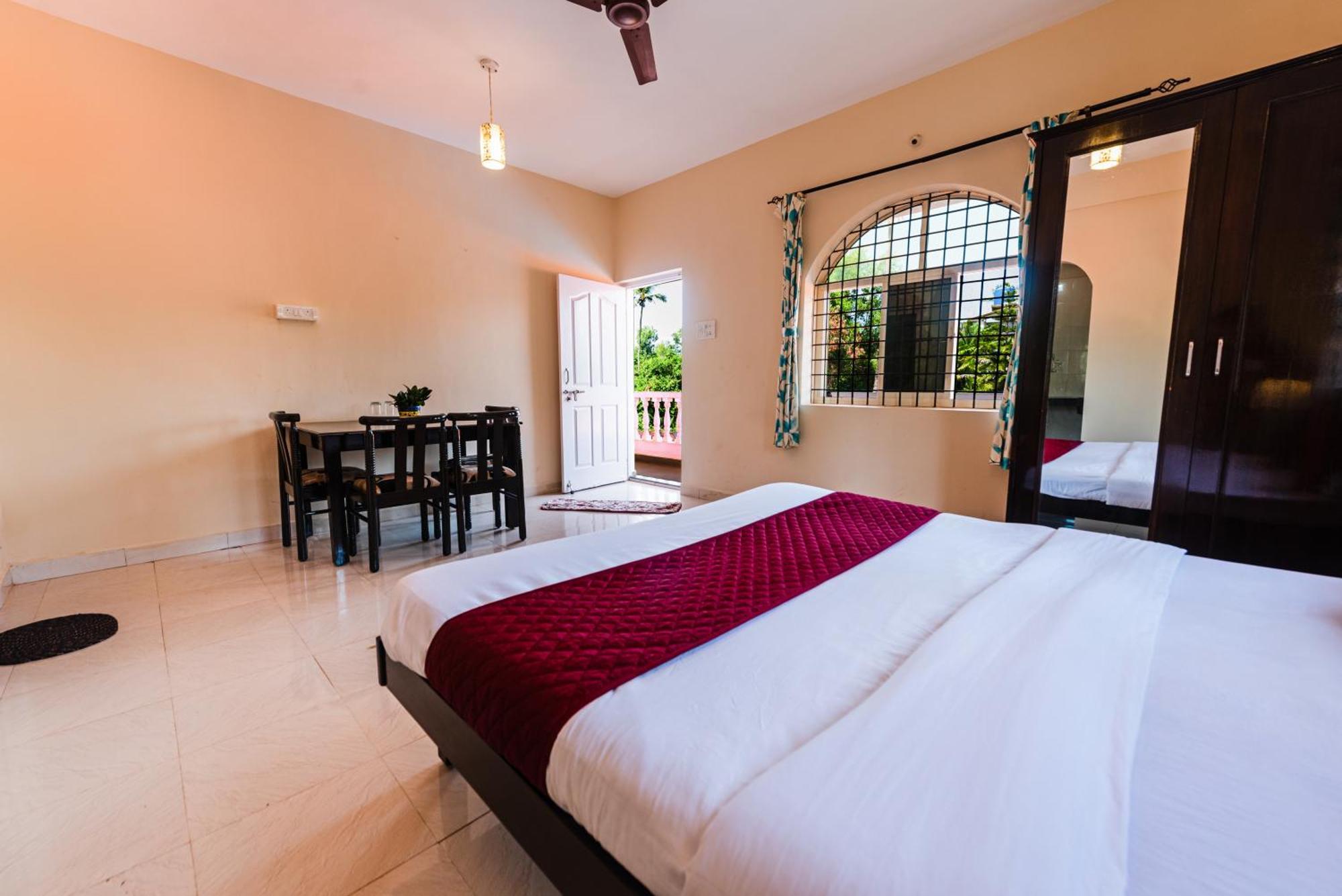 Hotel La Paulo'S Near Beach Resort Morjim Exterior photo