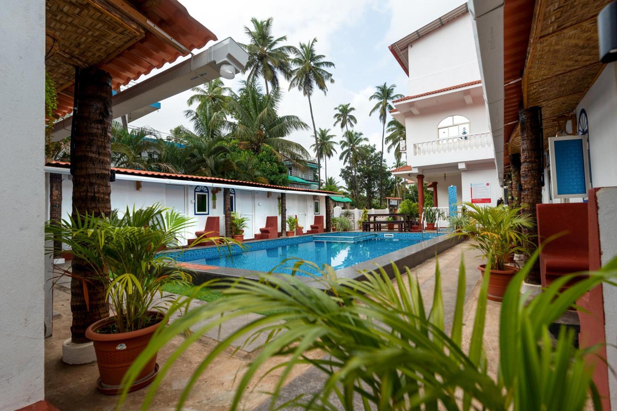 Hotel La Paulo'S Near Beach Resort Morjim Exterior photo